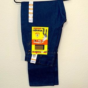 Wrangler Men’s Original Fit 33 x 34 Brand New